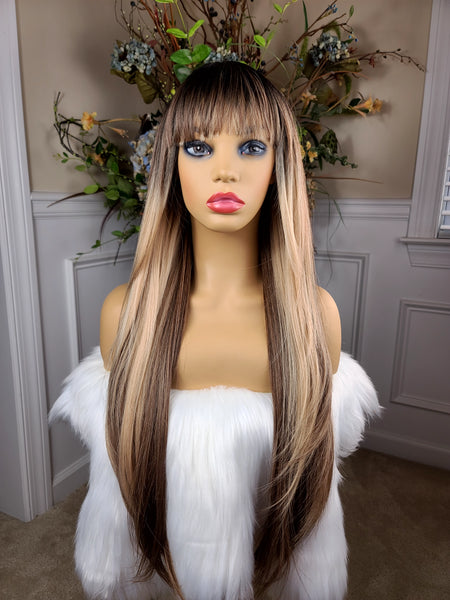 "Bella" - Beautiful long unit with bangs (cream blonde)